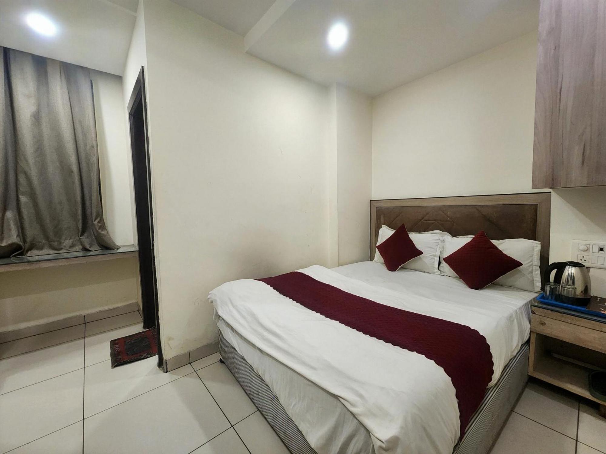 Hotel Merry Gold New Delhi Exterior photo