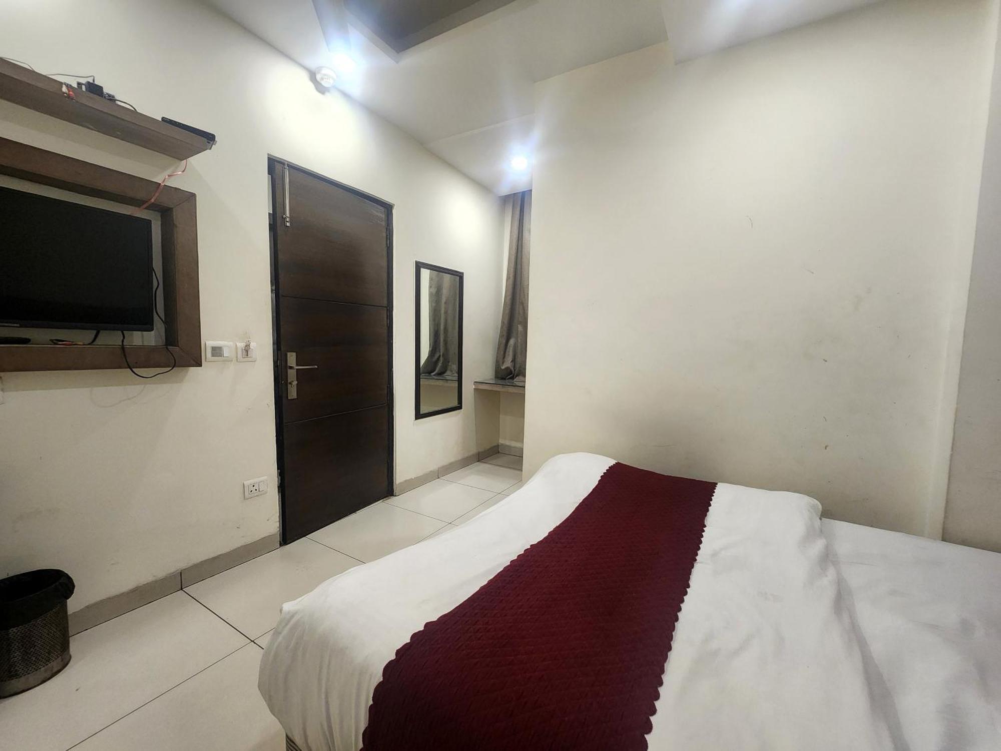 Hotel Merry Gold New Delhi Exterior photo