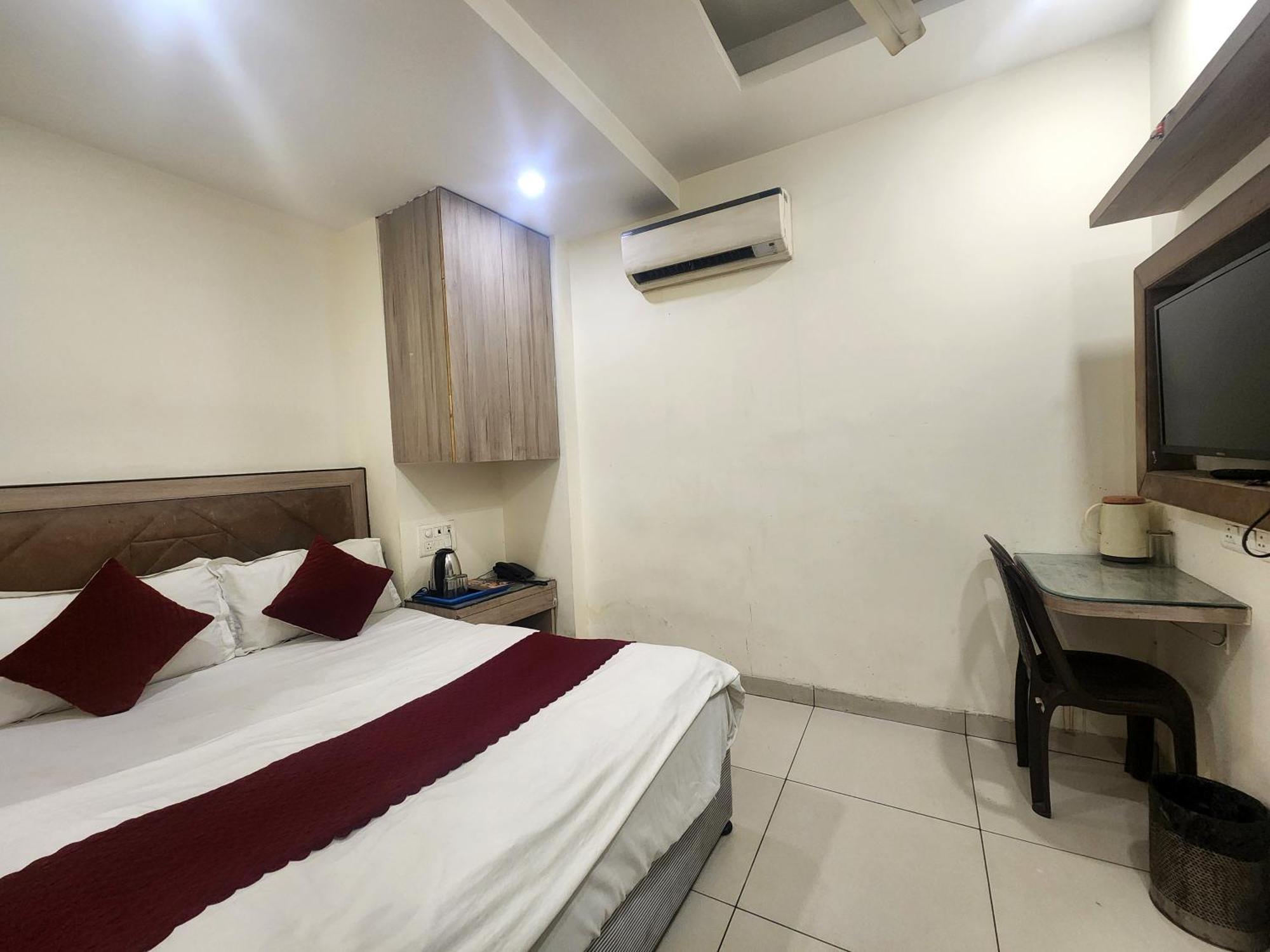 Hotel Merry Gold New Delhi Exterior photo