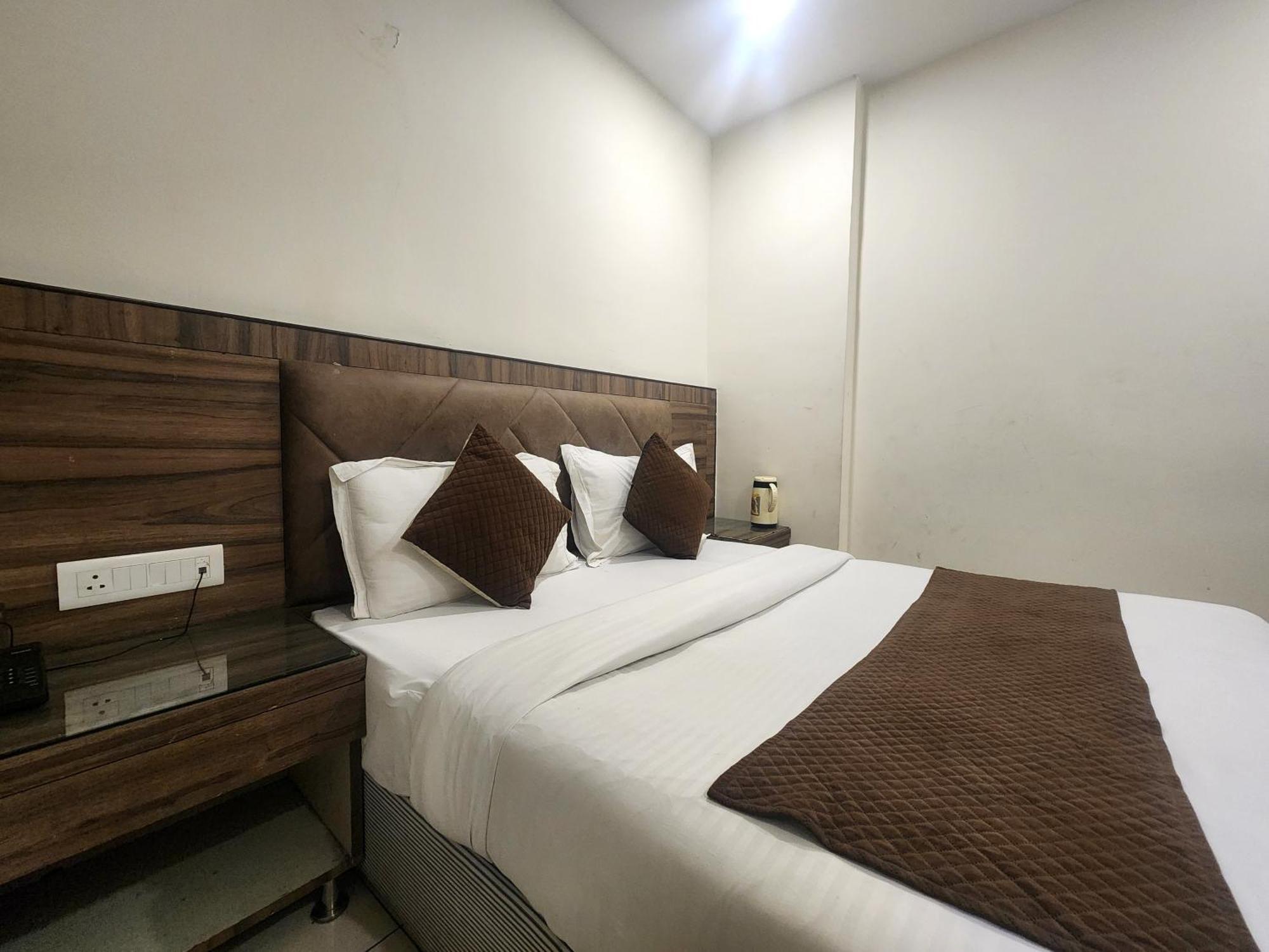 Hotel Merry Gold New Delhi Exterior photo