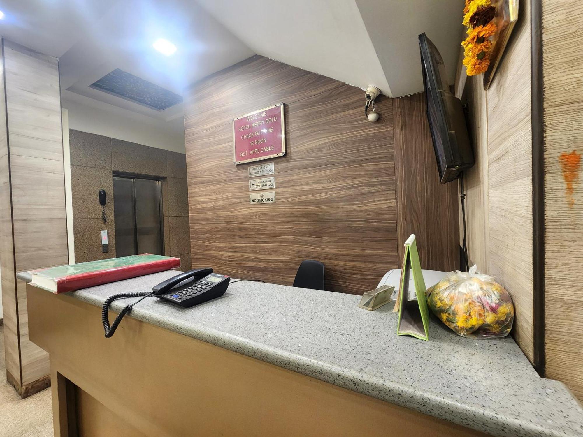Hotel Merry Gold New Delhi Exterior photo