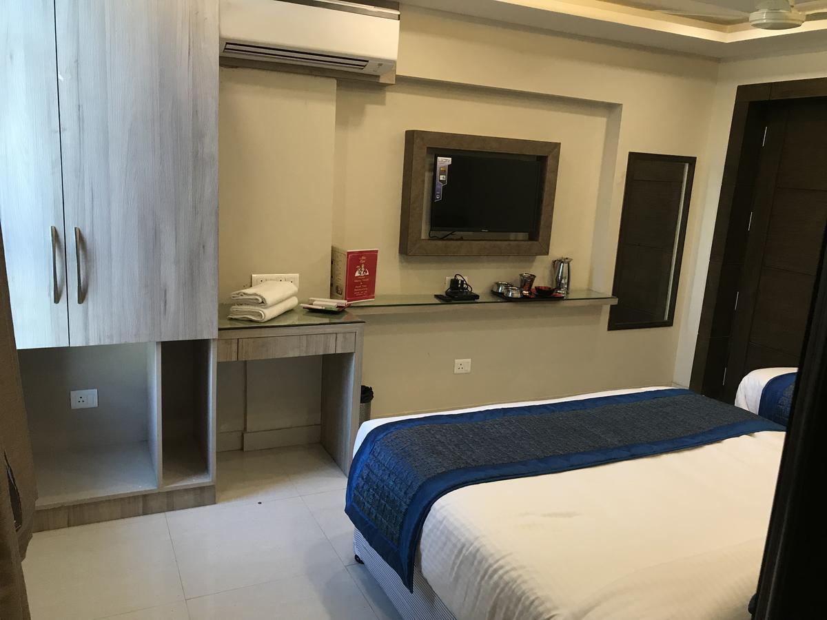 Hotel Merry Gold New Delhi Exterior photo