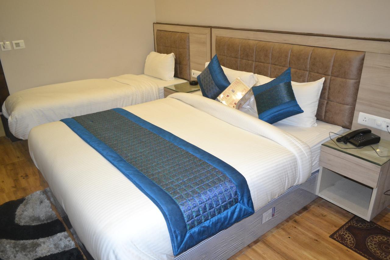 Hotel Merry Gold New Delhi Exterior photo