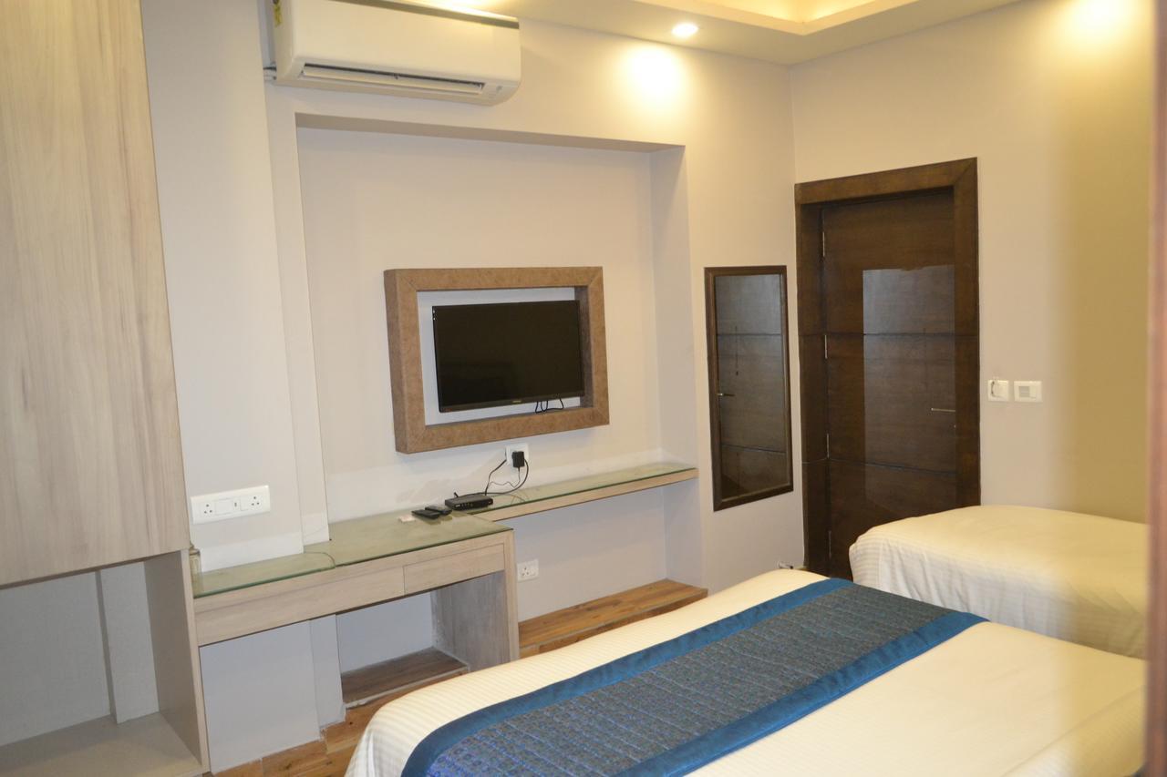 Hotel Merry Gold New Delhi Exterior photo