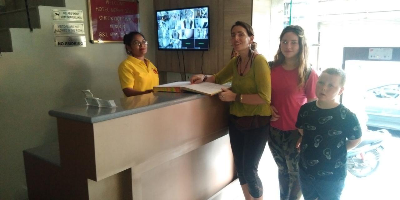 Hotel Merry Gold New Delhi Exterior photo